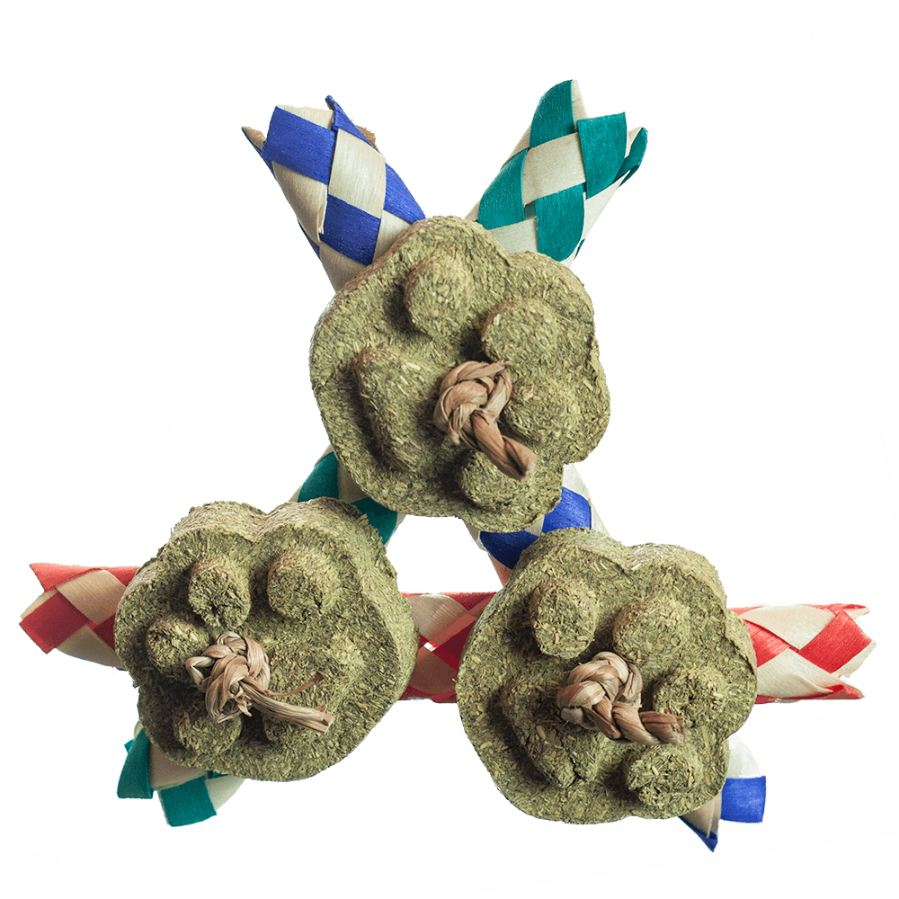 Finger Trap Hay Chews