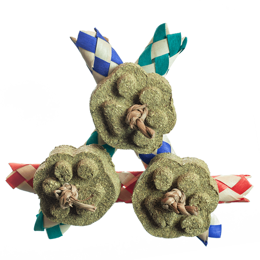 Finger Trap Hay Chews